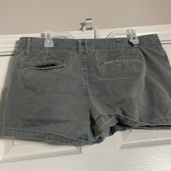 👜Merona Grey Shorts 14 - #662 - Picture 2 of 4